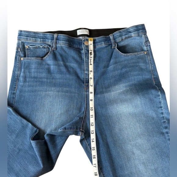 NWOT, Curve Appeal, High Rise Slim Jeans,
Size 16, Blue - Picture 5 of 9